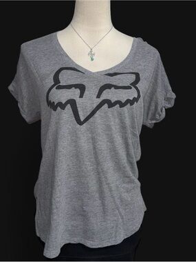 Fox Gray V-Neck Short Sleeve Tee with Black Fox Head Logo